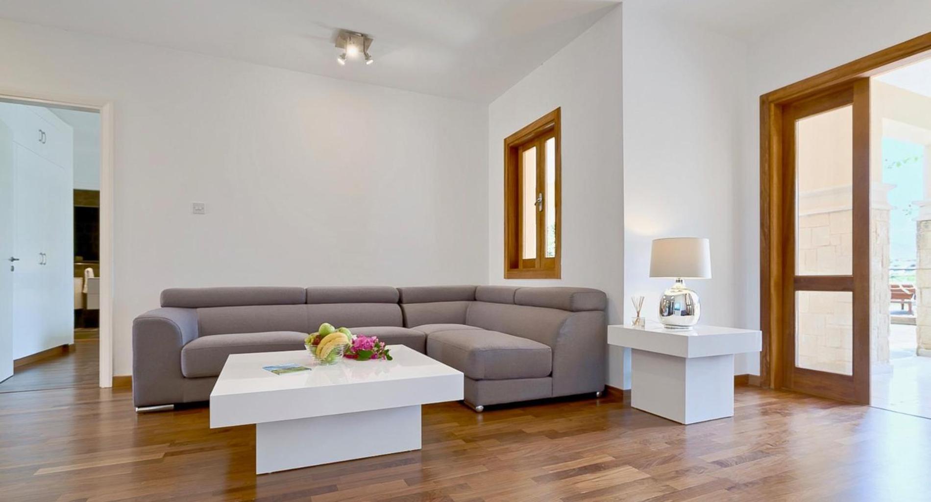 Aphrodite Hills 3 Bedroom With Bbq, Patio & View Kouklia