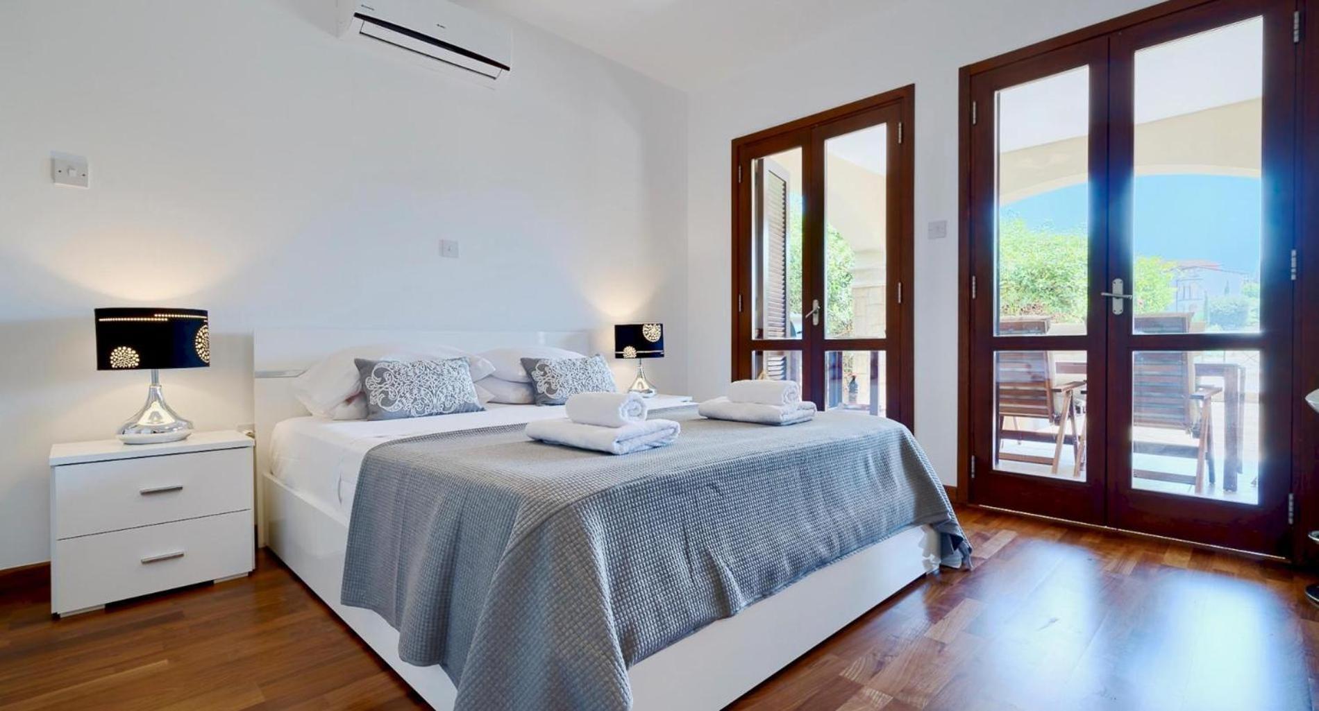 Aphrodite Hills 3 Bedroom With Bbq, Patio & View Kouklia