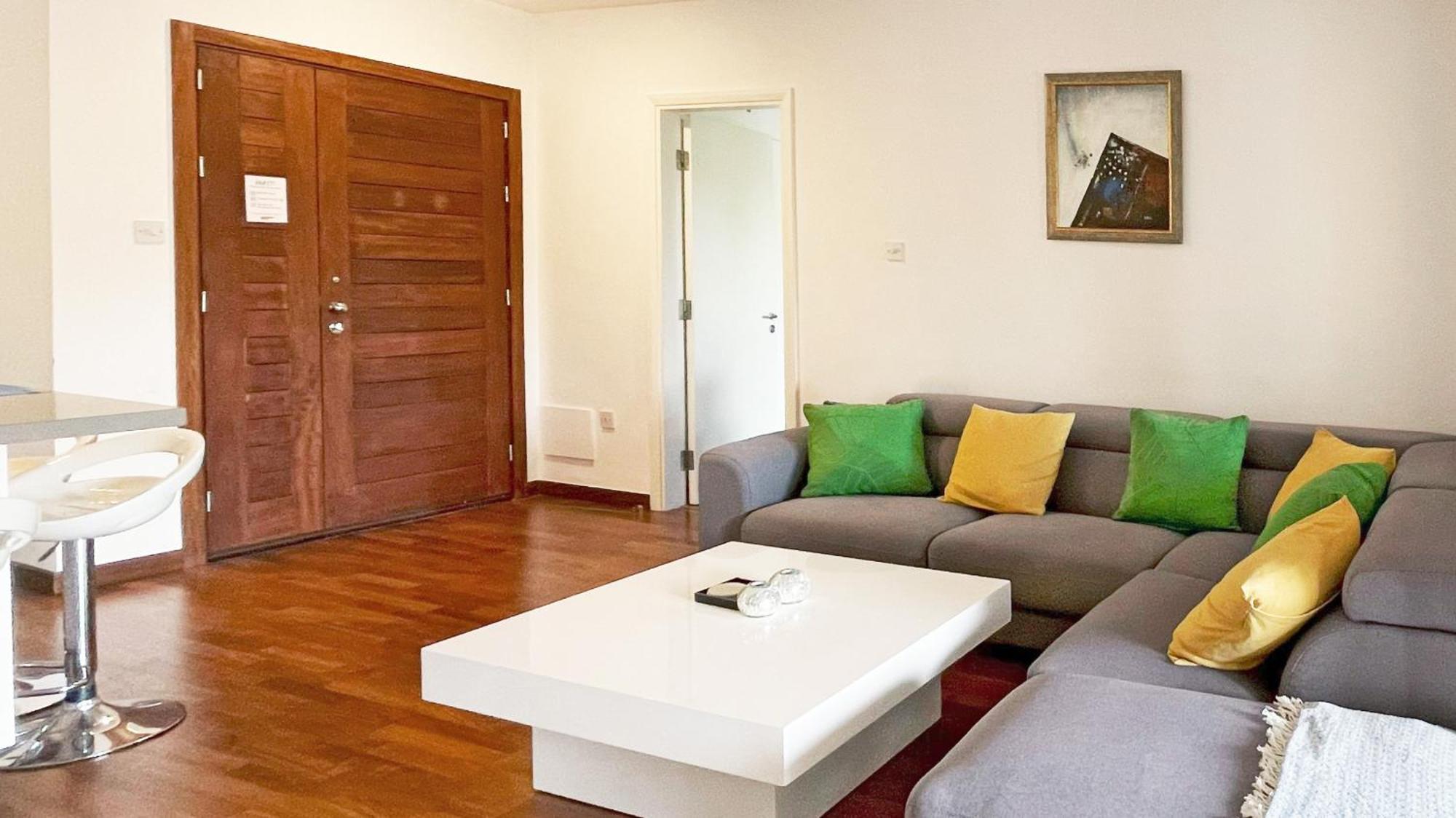 Aphrodite Hills 3 Bedroom With Bbq, Patio & View Apartment *